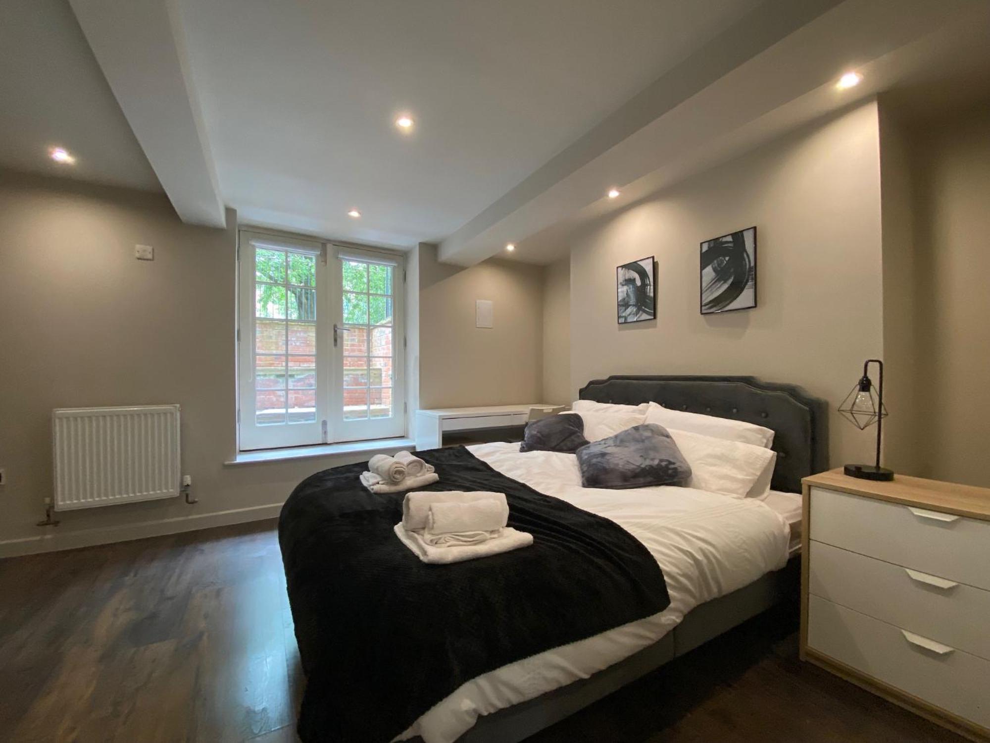 Stunning King Suite Apartment In The Heart Of Leeds City Center Εξωτερικό φωτογραφία